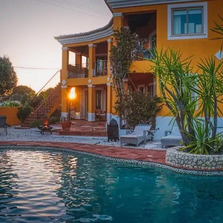 With Pool And Meia Access Διαμέρισμα Λάγος