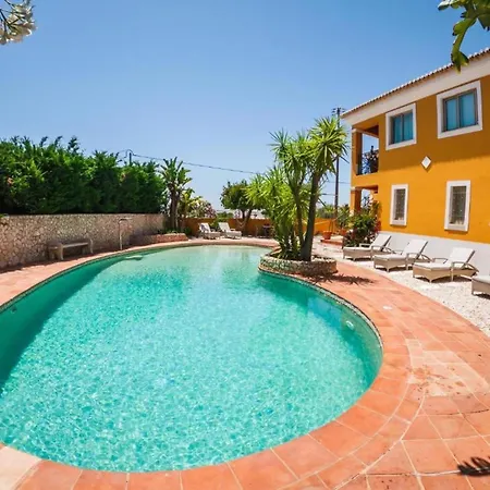 With Pool And Meia Access